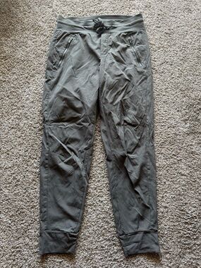 Athleta Men's Charcoal Drawstring Joggers